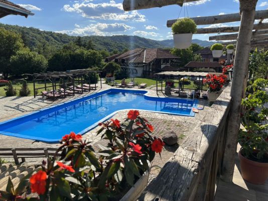 Етно село Срна - празнично по сръбски!